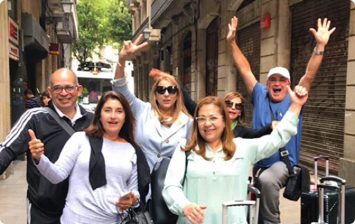 Foto de nuestros clientes disfrutando de su servicio de transporte en Cancún