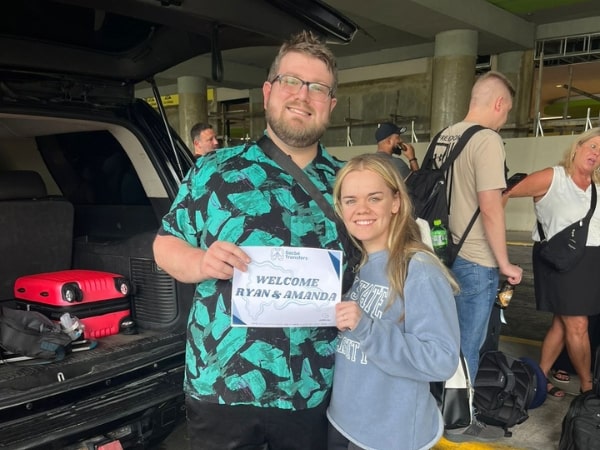 Foto de nuestros clientes disfrutando de su servicio de transporte en Punta Cana