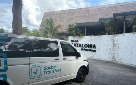 Image of our private transportation service in Los Cabos